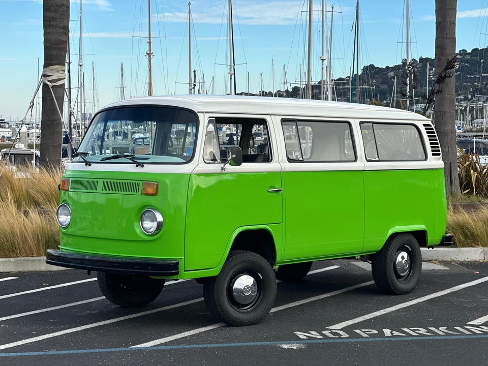 1977 Volkswagen Bay-Window Bus - Image 13 of 31