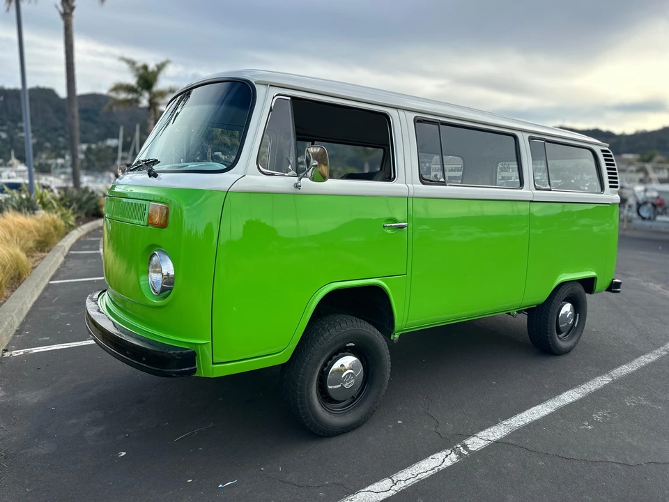 1977 Volkswagen Bay-Window Bus - Image 14 of 31