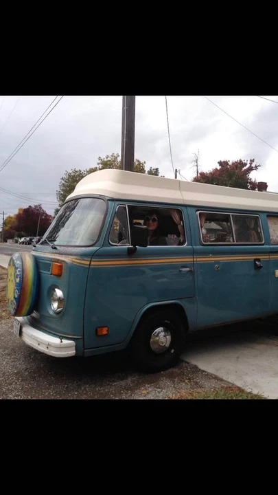 1977 Volkswagen Bay-Window Bus - Image 2 of 2