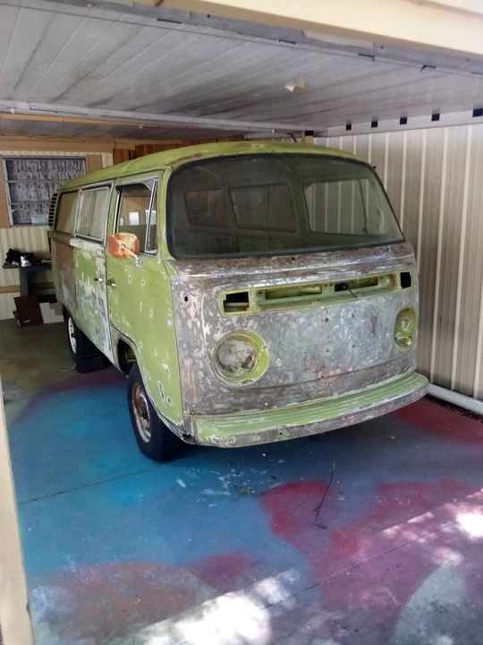 1977 Volkswagen Bay-Window Bus - Image 2 of 7