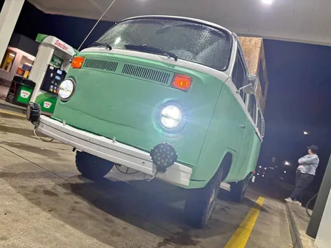 1977 Volkswagen Bus / Camper Van T2 Bay Window
