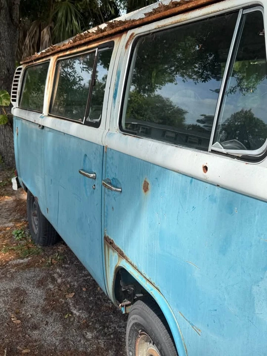 1977 Volkswagen Bay-Window Bus - Image 5 of 7