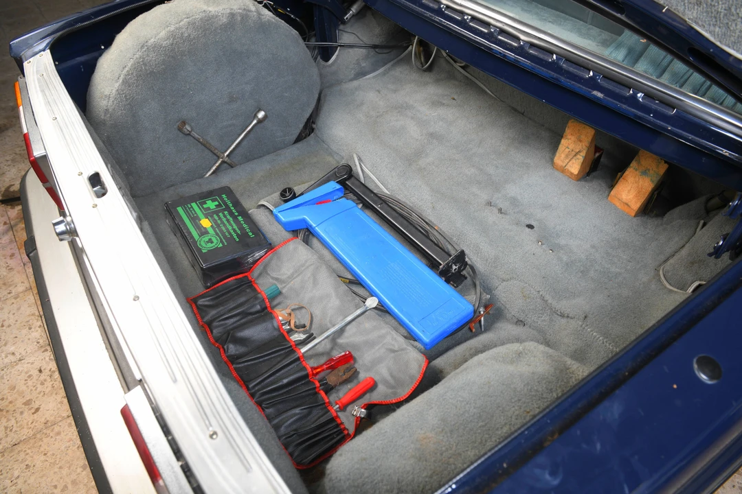 1977 Volvo 264 - Image 30 of 31