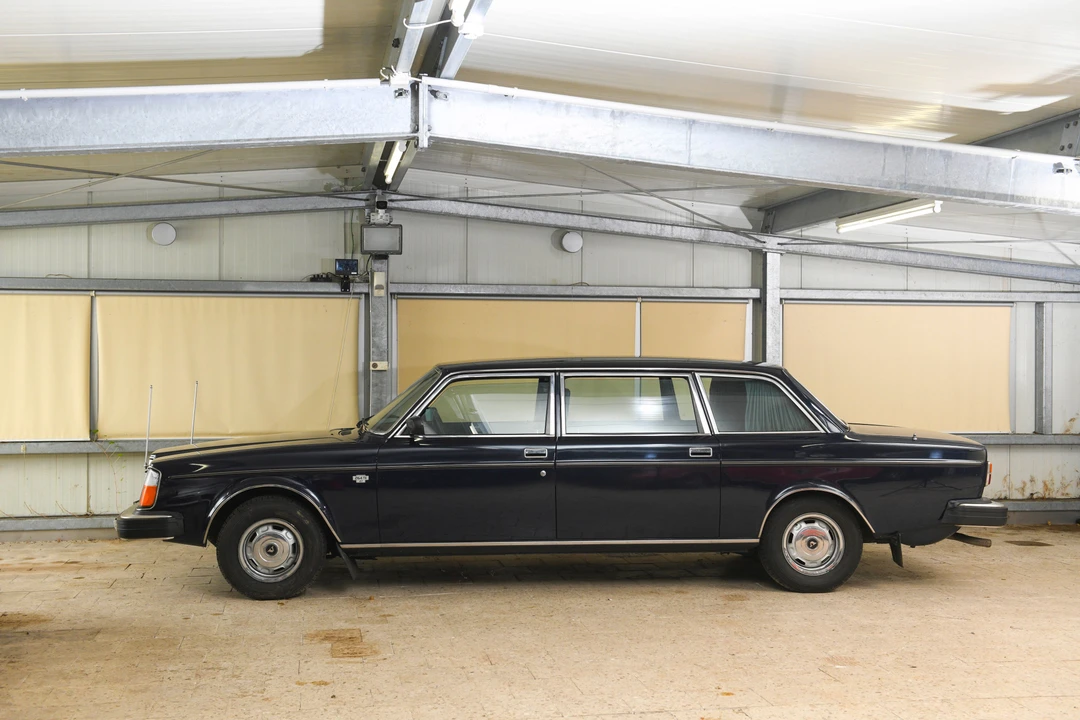 1977 Volvo 264 - Image 2 of 31
