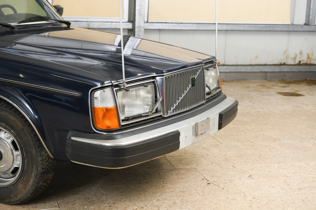 1977 Volvo 264 - Image 9 of 31