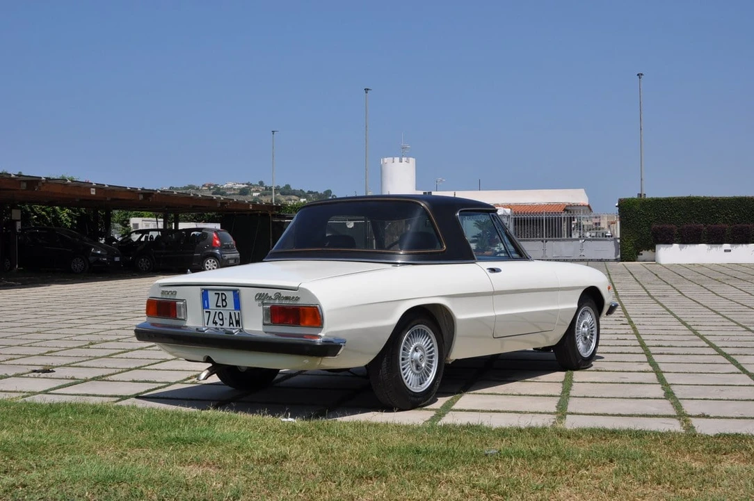 1970 Alfa Romeo Series 2 - Image 13 of 30