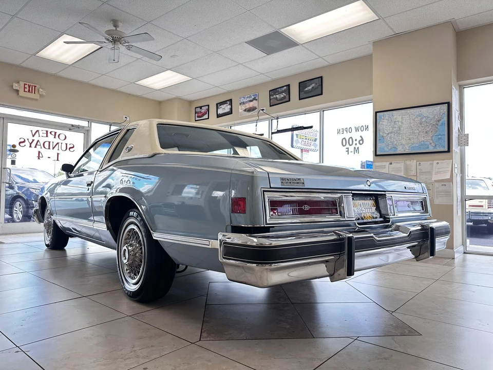 1978 Buick Riviera 4th-7th Gen - Image 7 of 31
