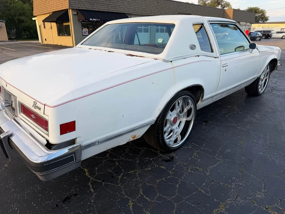 1978 Buick Riviera 4th-7th Gen - Image 6 of 9