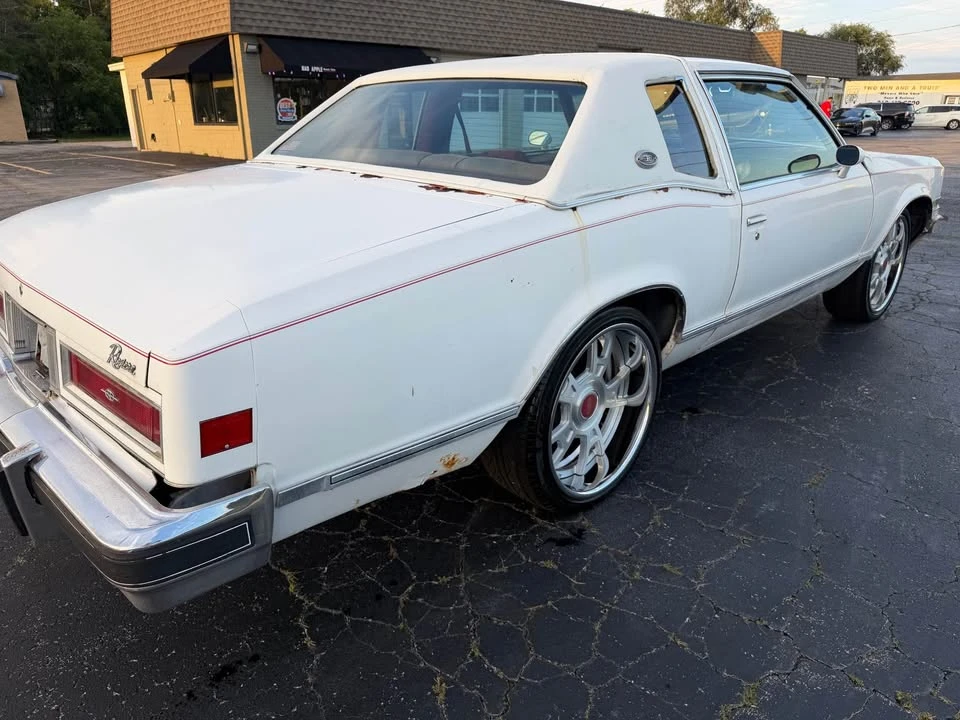 1978 Buick Riviera 4th-7th Gen - Image 2 of 9