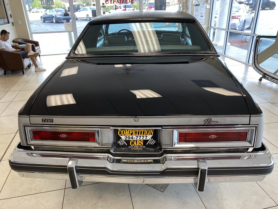1978 Buick Riviera 4th-7th Gen - Image 25 of 31