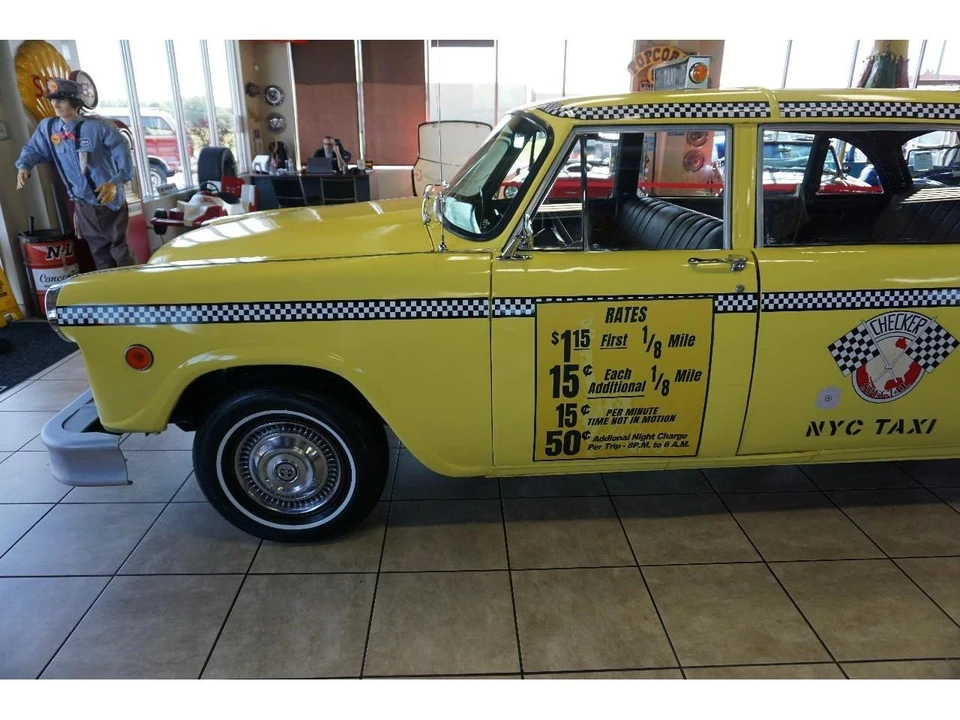 1978 Checker - Image 9 of 31