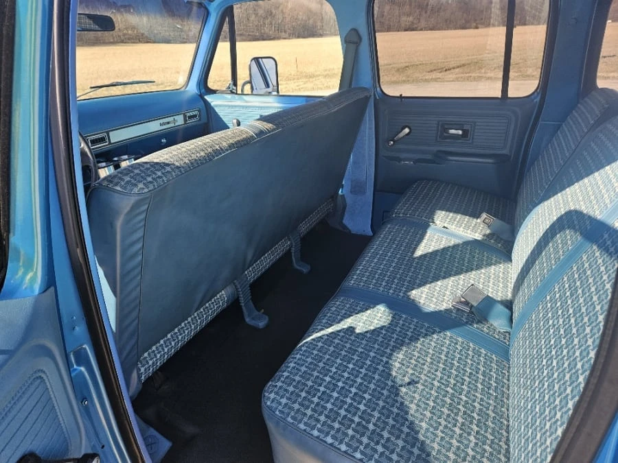 1978 Chevrolet Suburban 7th Gen - Image 14 of 31