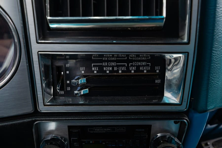 1978 Chevrolet Suburban 7th Gen - Image 27 of 31