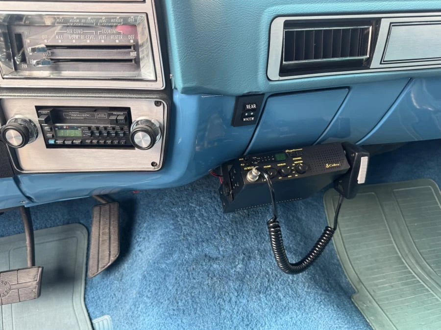 1978 Chevrolet Suburban 7th Gen - Image 6 of 13