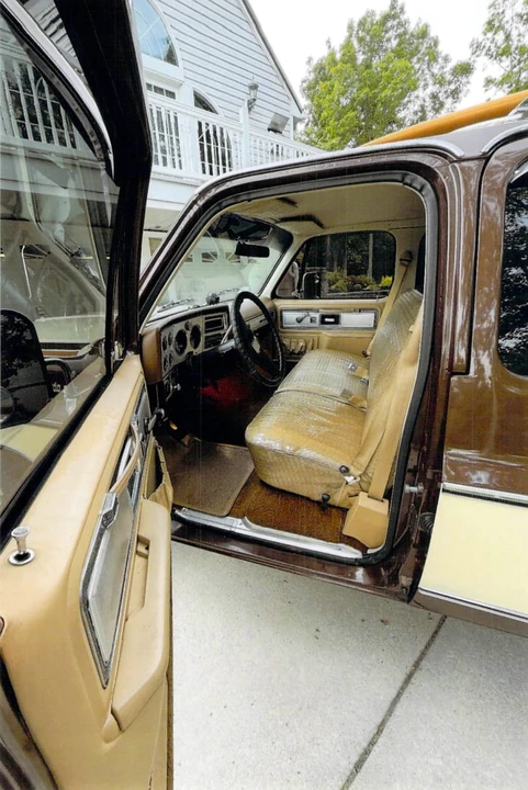1978 Chevrolet Suburban 7th Gen - Image 5 of 9