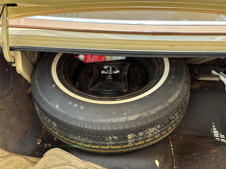 1978 Chrysler Cordoba - Image 30 of 31