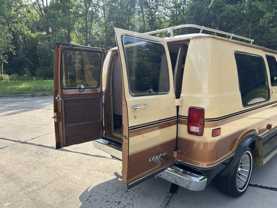 1978 Dodge Ram Van - Image 11 of 31