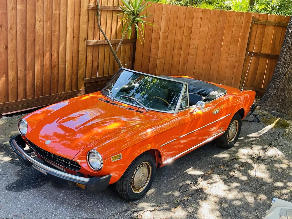 1978 Fiat 124 Sport Spider - Image 2 of 31
