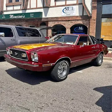 1978 Ford Mustang Deluxe Coupe 2D