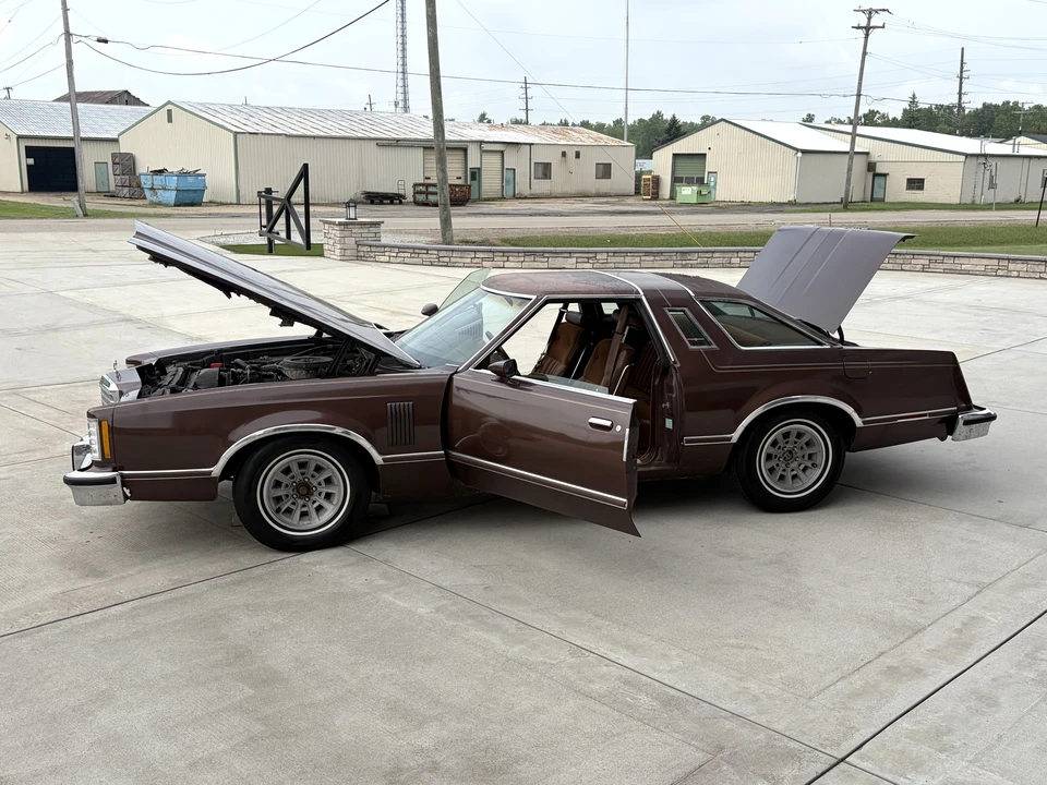 1978 Ford Thunderbird 7th Gen - Image 17 of 31