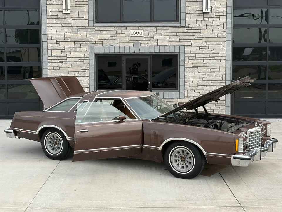1978 Ford Thunderbird 7th Gen - Image 15 of 31