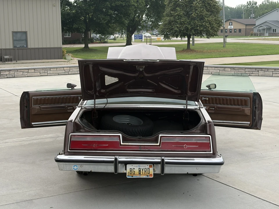 1978 Ford Thunderbird 7th Gen - Image 18 of 31