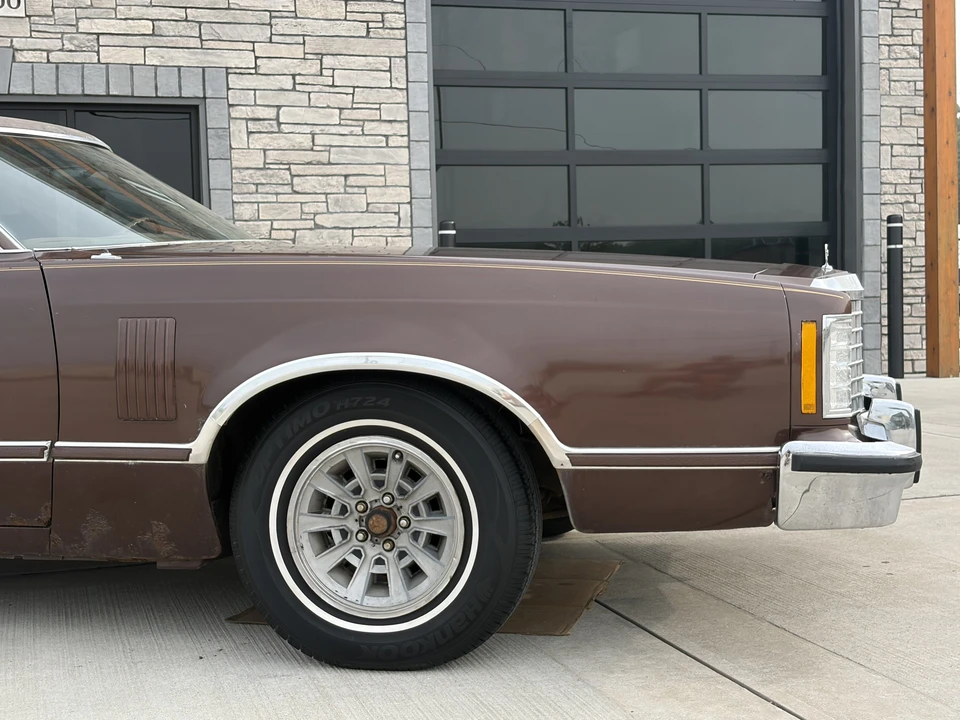 1978 Ford Thunderbird 7th Gen - Image 26 of 31