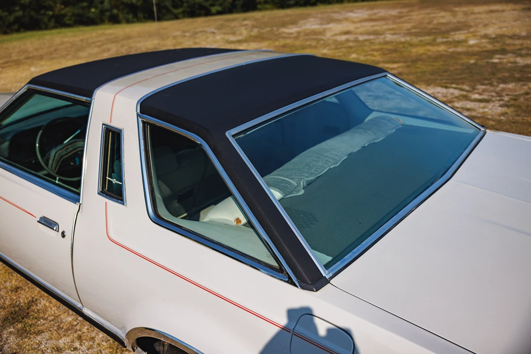 1978 Ford Thunderbird 7th Gen - Image 24 of 31