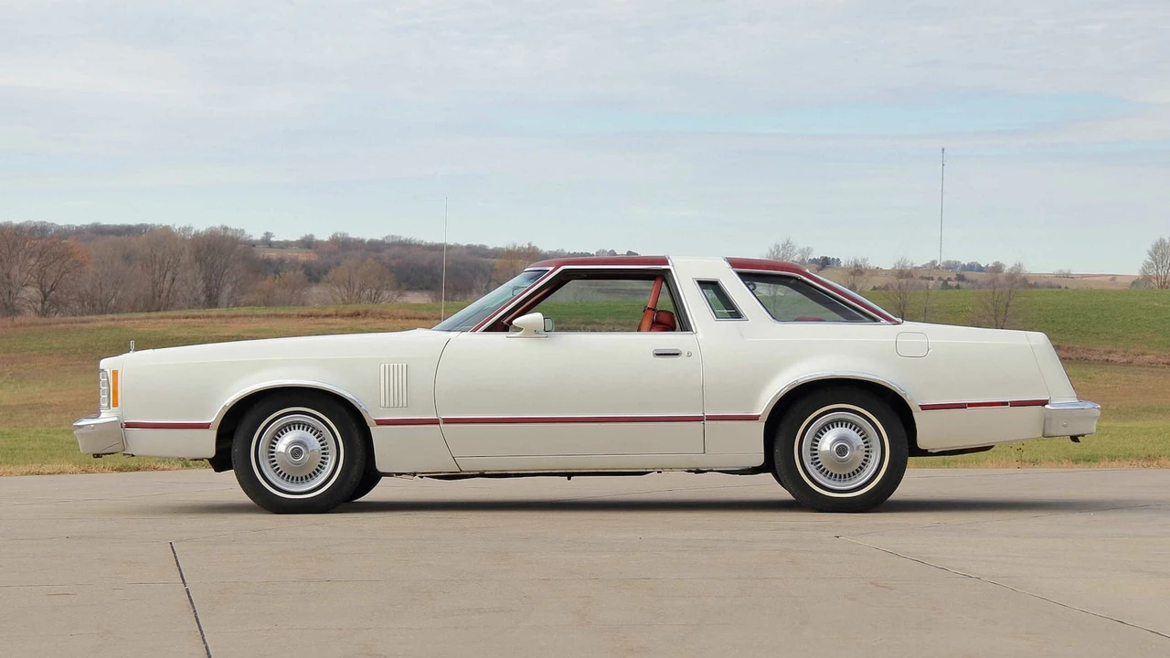 1978 Ford Thunderbird 7th Gen - Image 2 of 19