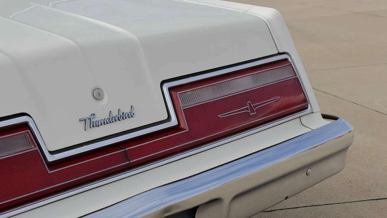 1978 Ford Thunderbird 7th Gen - Image 9 of 19