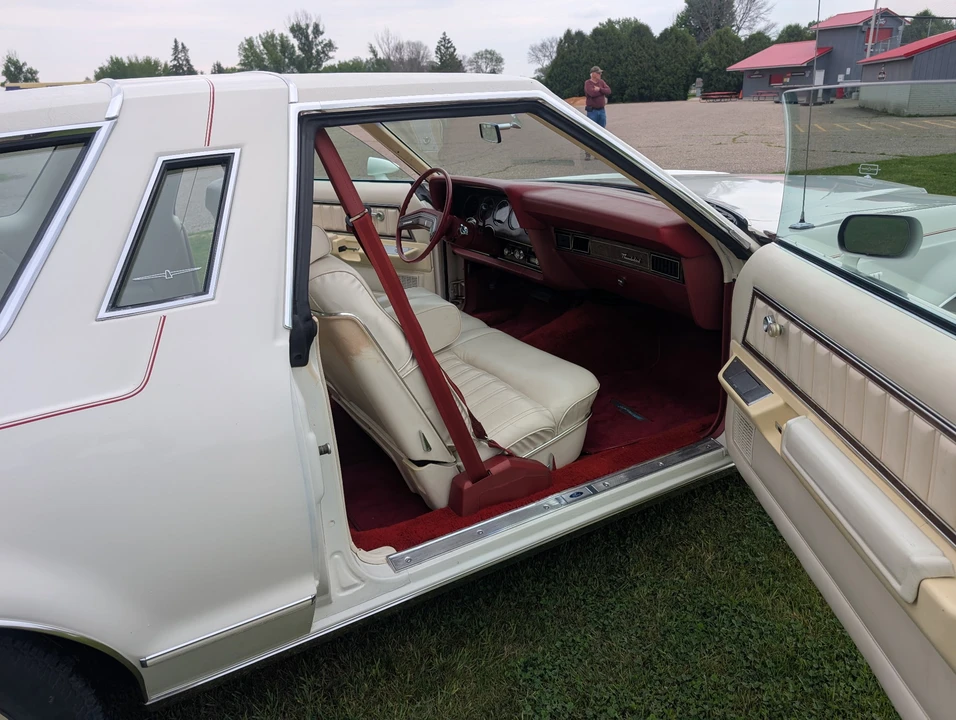 1978 Ford Thunderbird 7th Gen - Image 16 of 31