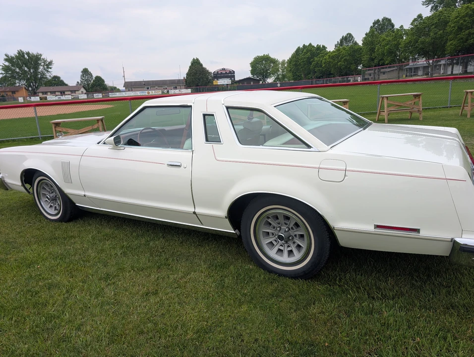 1978 Ford Thunderbird 7th Gen - Image 4 of 31