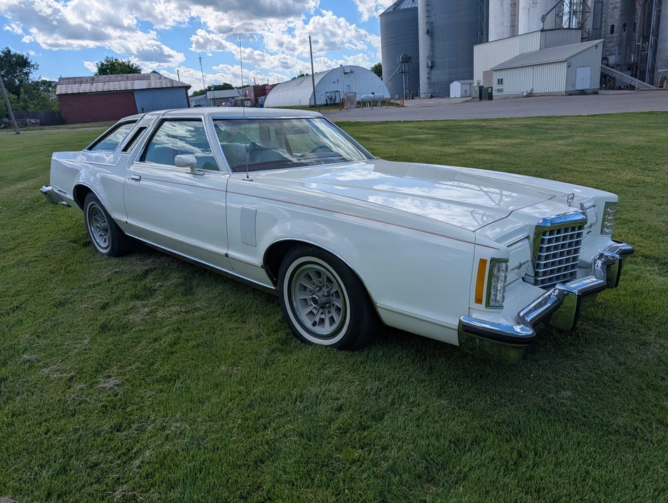 1978 Ford Thunderbird 7th Gen - Image 7 of 31