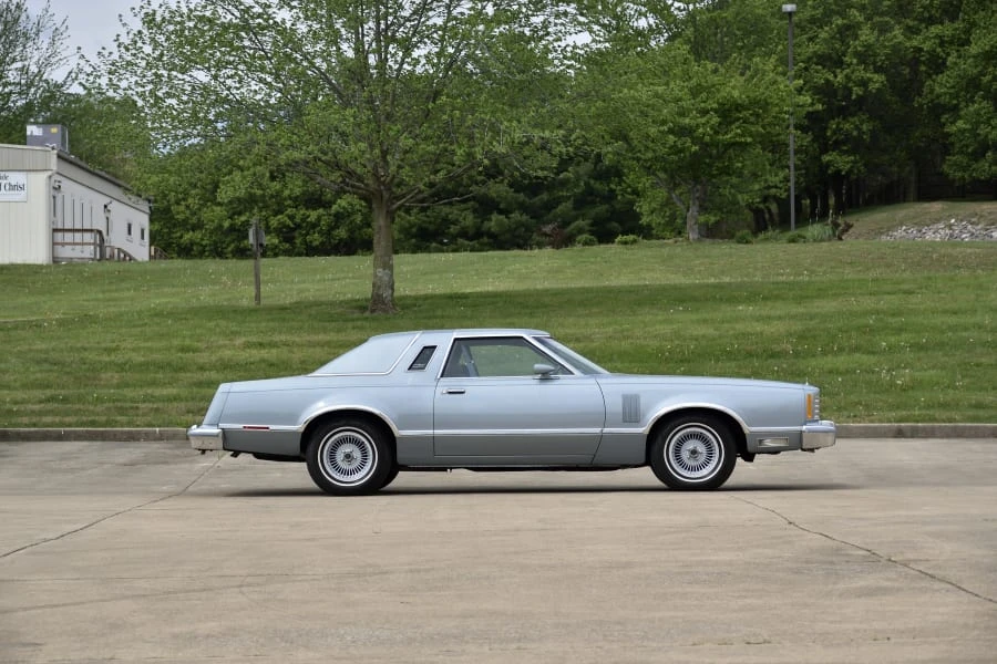 1978 Ford Thunderbird 7th Gen - Image 10 of 31