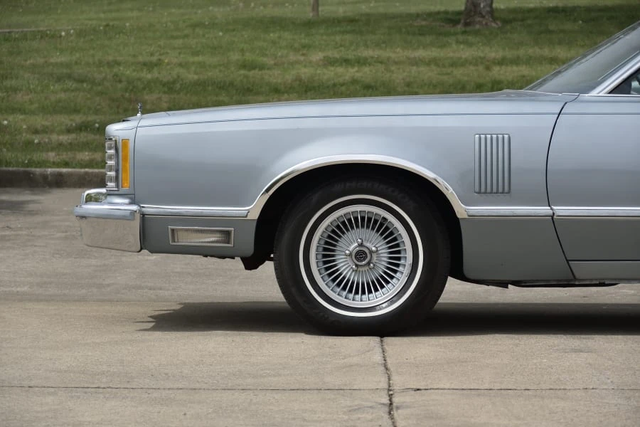 1978 Ford Thunderbird 7th Gen - Image 12 of 31