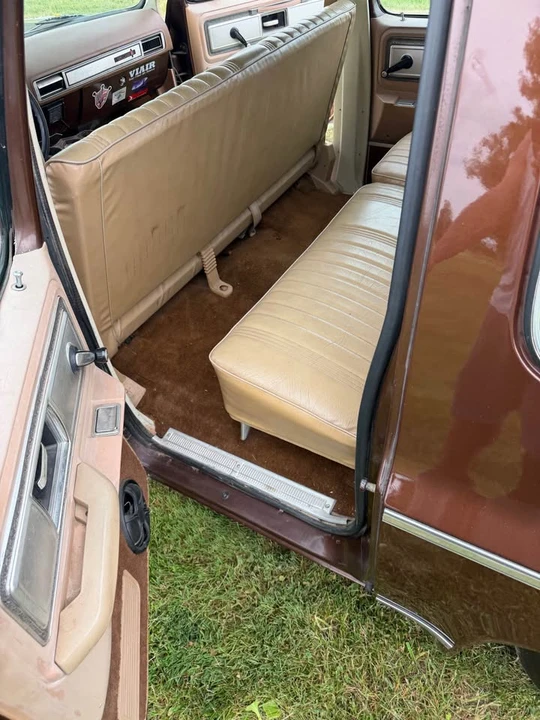 1978 GMC Suburban 7th Gen - Image 13 of 19