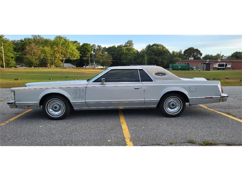 1978 Lincoln Continental 5th Gen - Image 2 of 15