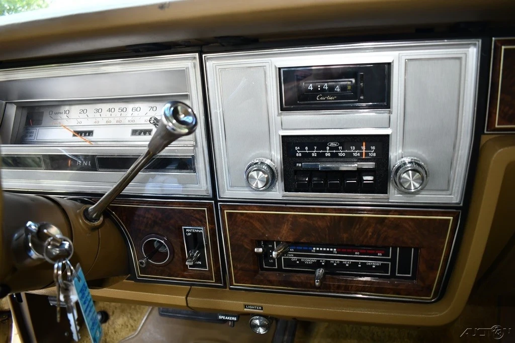 1978 Lincoln Continental 5th Gen - Image 19 of 21