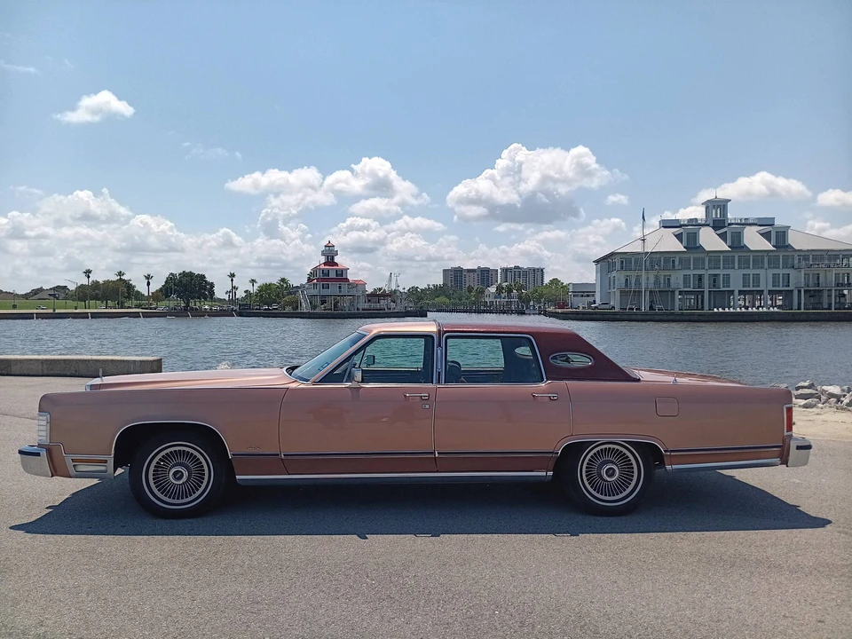 1978 Lincoln Continental 5th Gen - Image 10 of 31