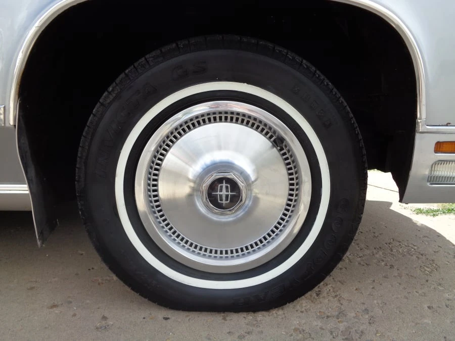 1978 Lincoln Continental 5th Gen - Image 10 of 31