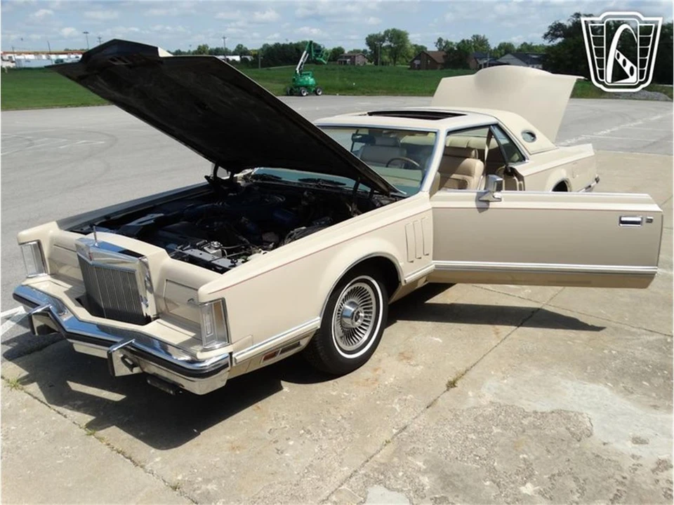 1978 Lincoln Continental 5th Gen - Image 28 of 31