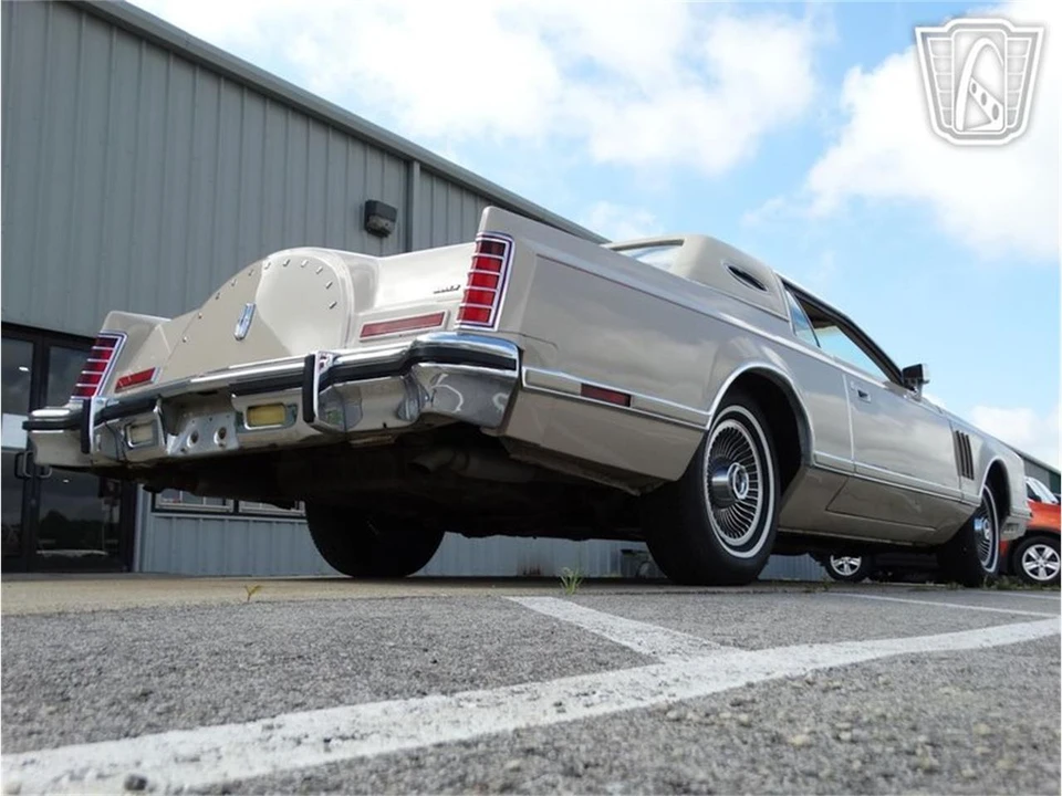 1978 Lincoln Continental 5th Gen - Image 19 of 31