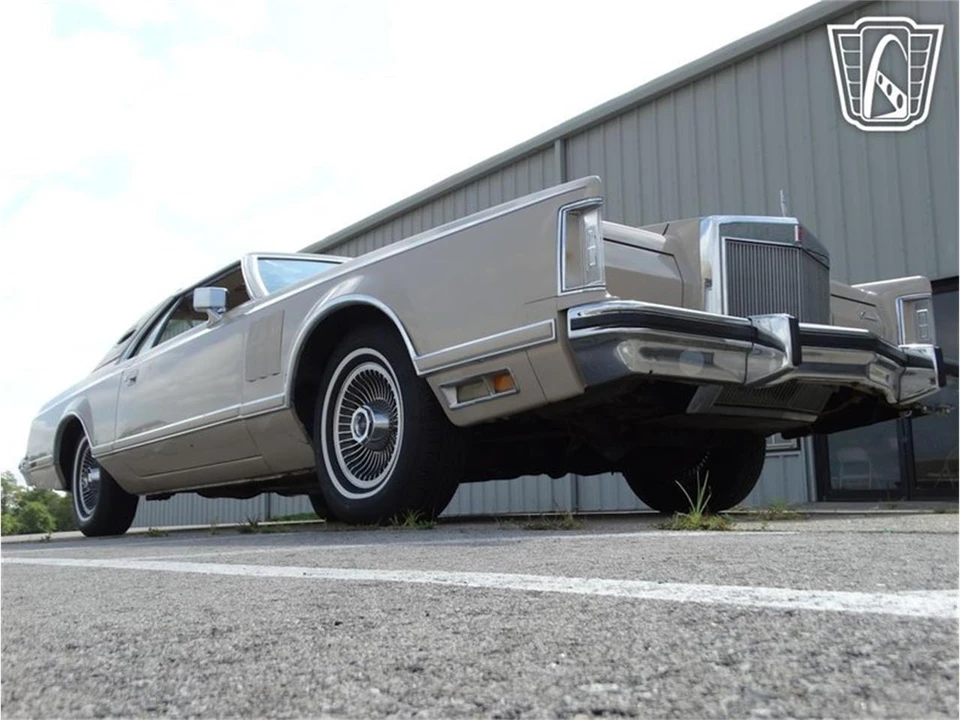 1978 Lincoln Continental 5th Gen - Image 25 of 31