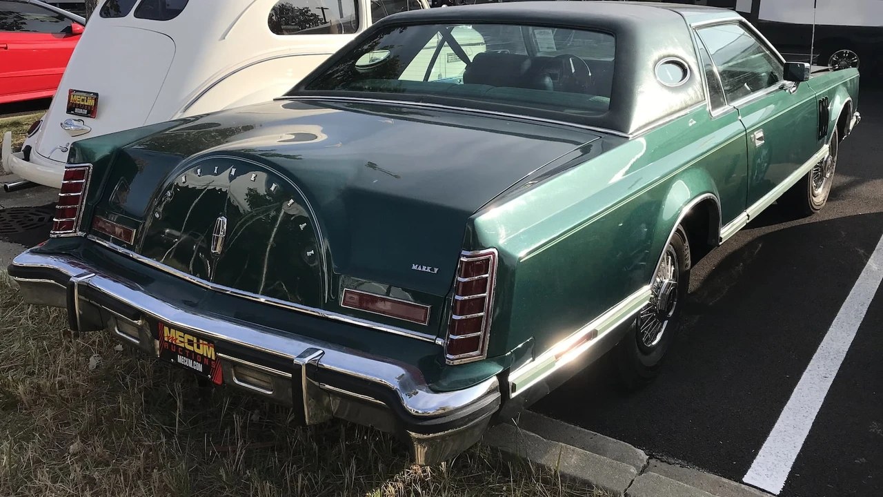 1978 Lincoln Continental Mark V - Image 2 of 4