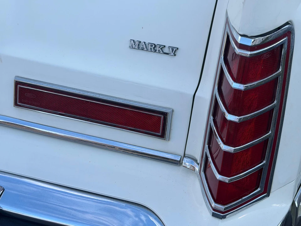 1978 Lincoln Continental Mark V - Image 24 of 31
