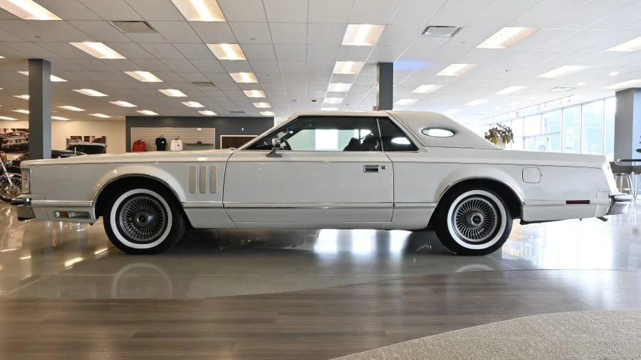 1978 Lincoln Continental Mark V - Image 2 of 31