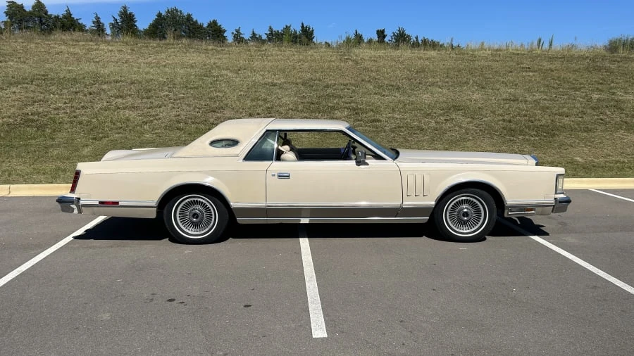 1978 Lincoln Continental Mark V - Image 2 of 15