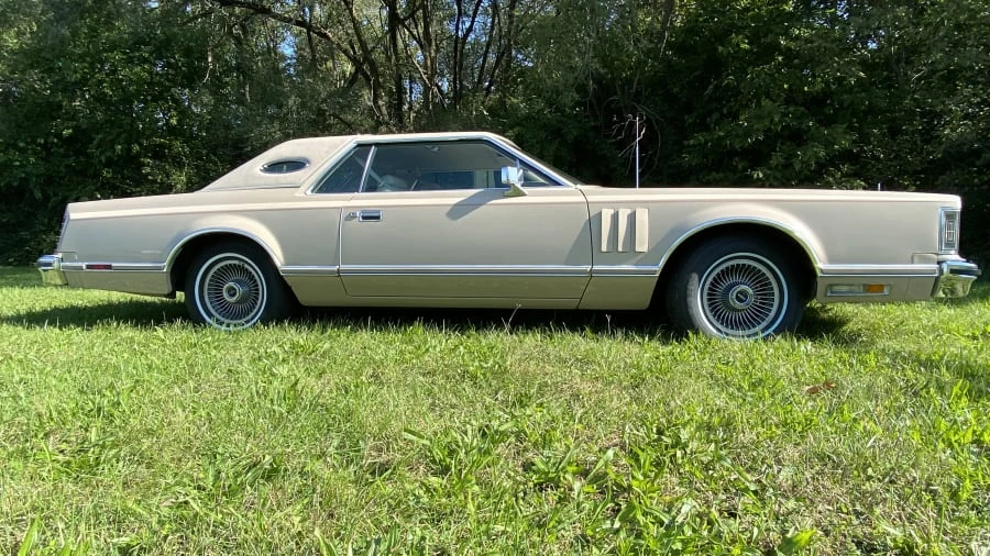 1978 Lincoln Continental Mark V - Image 2 of 10
