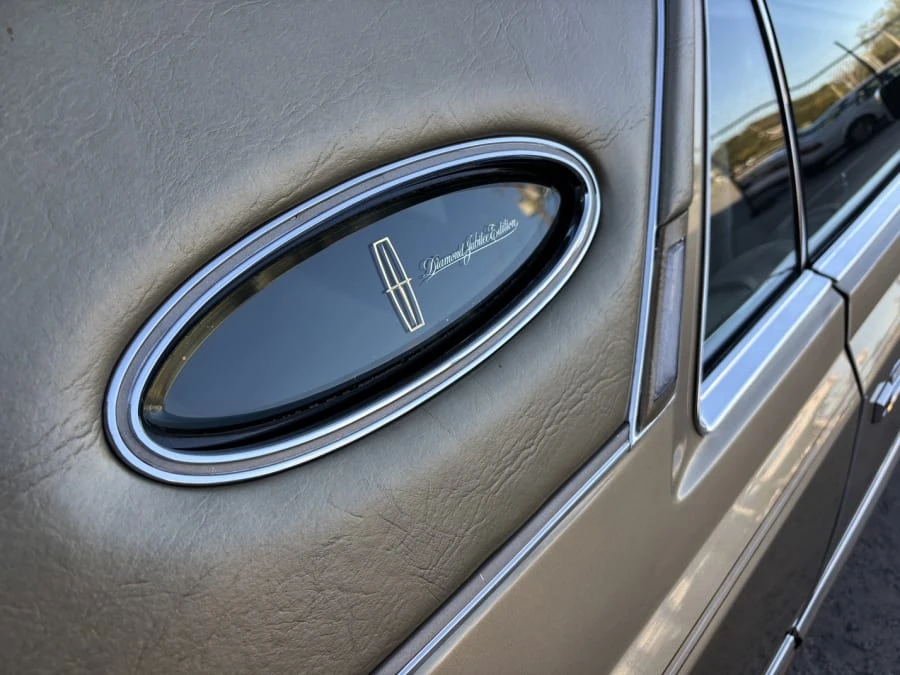 1978 Lincoln Continental Mark V - Image 11 of 31