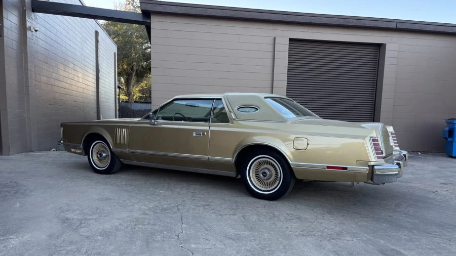 1978 Lincoln Continental Mark V - Image 10 of 31
